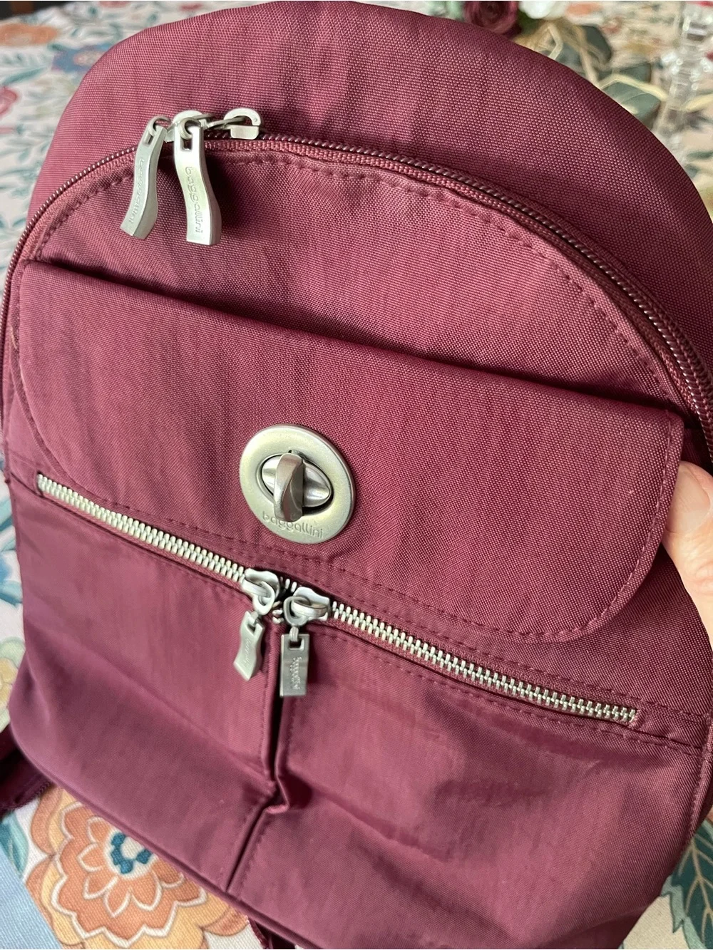 Baggallini stylish burgundy